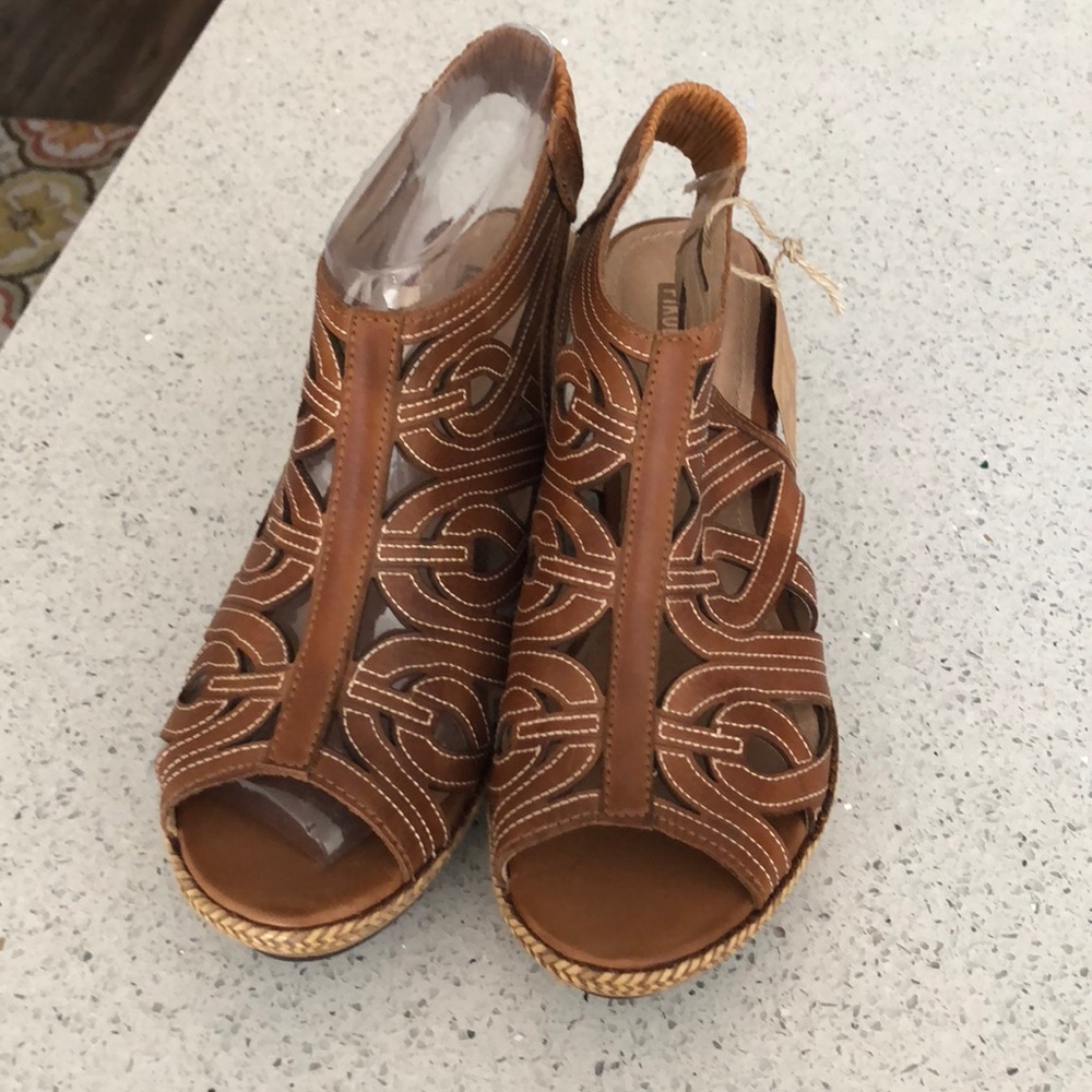 Women’s shoes